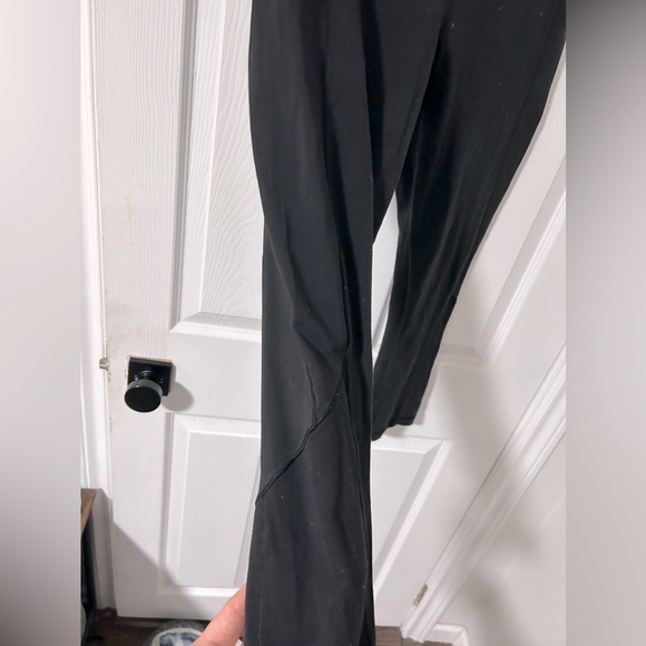 Black cropped lululemon pants - Picture 3 of 5